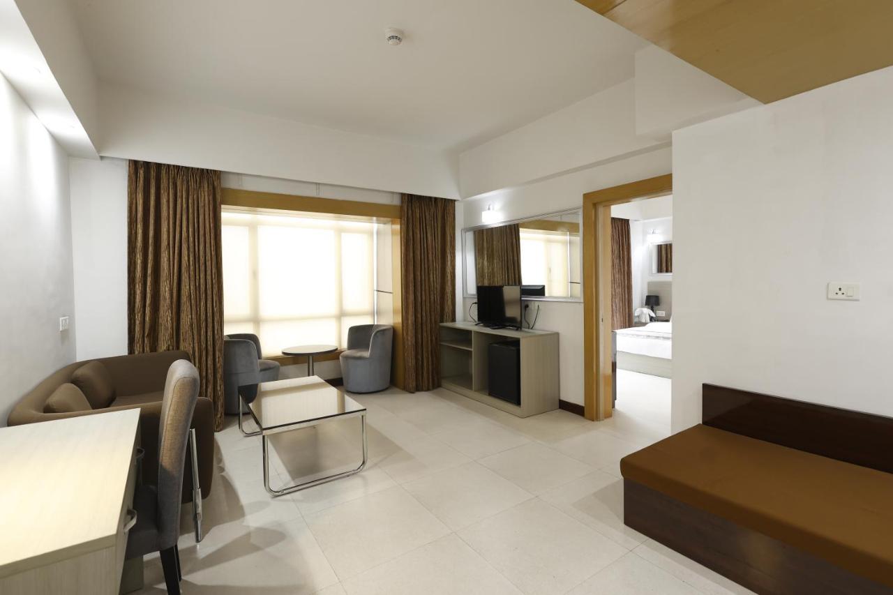 Aristocrat Hotel Calcutta Eksteriør billede