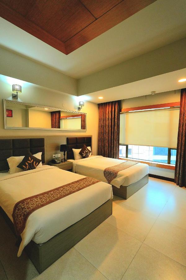 Aristocrat Hotel Calcutta Eksteriør billede