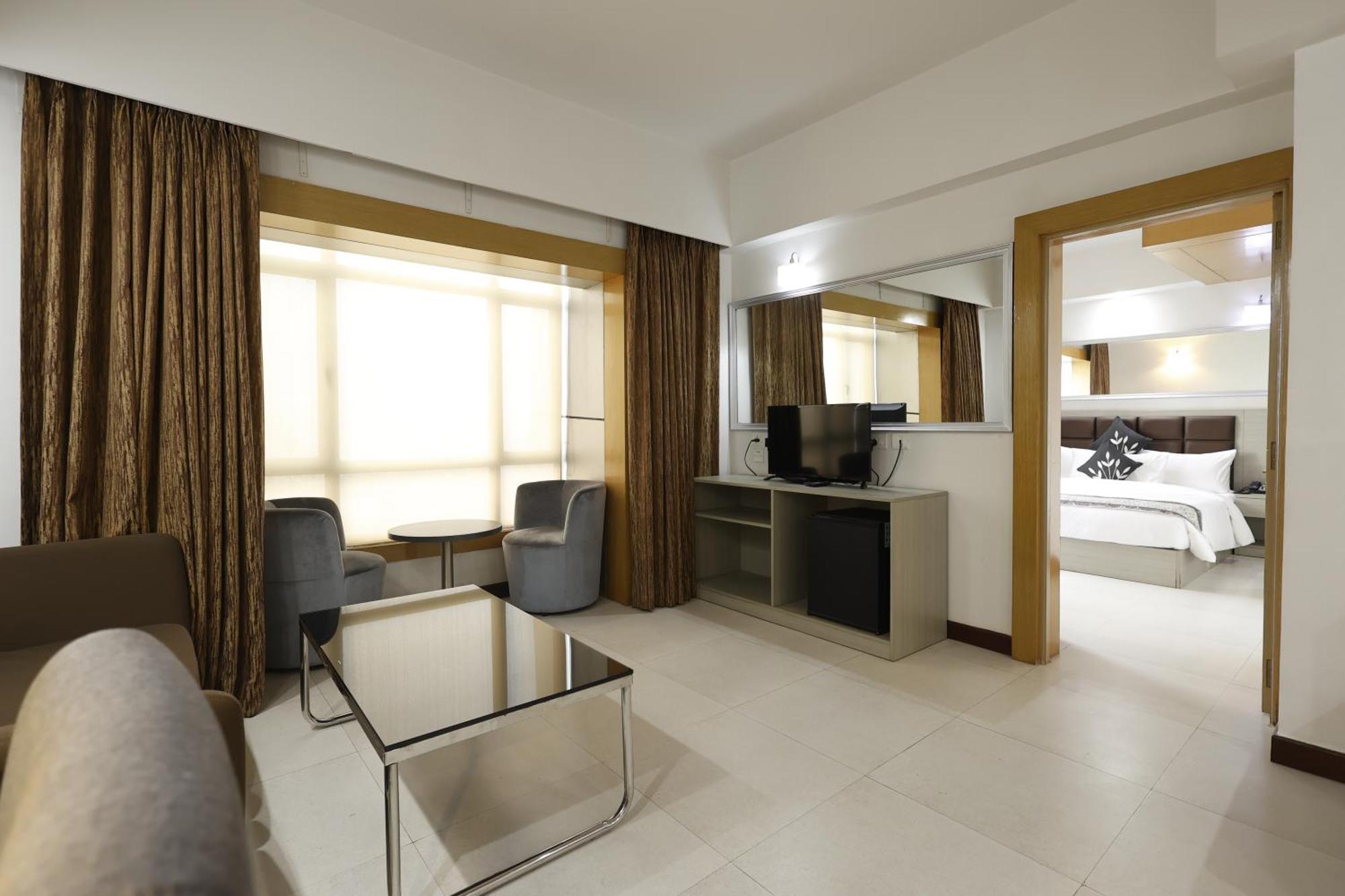 Aristocrat Hotel Calcutta Eksteriør billede