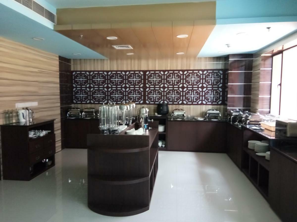 Aristocrat Hotel Calcutta Eksteriør billede