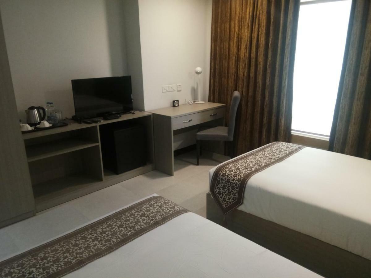 Aristocrat Hotel Calcutta Eksteriør billede