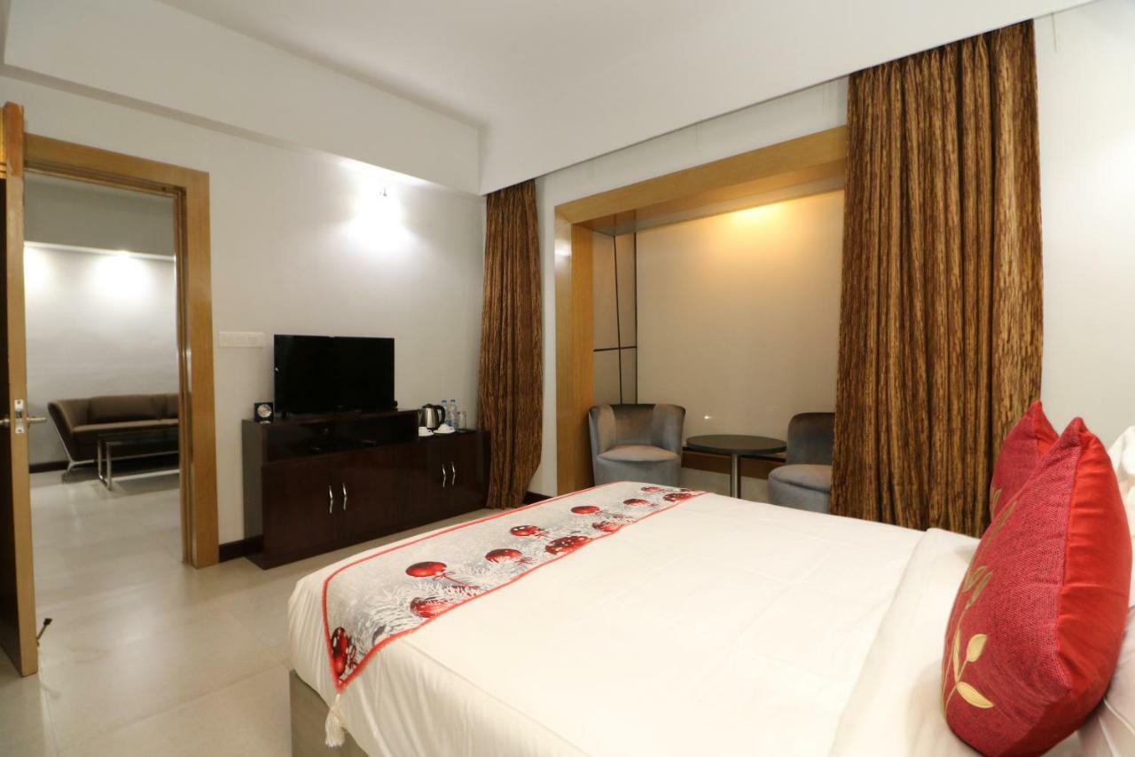 Aristocrat Hotel Calcutta Eksteriør billede