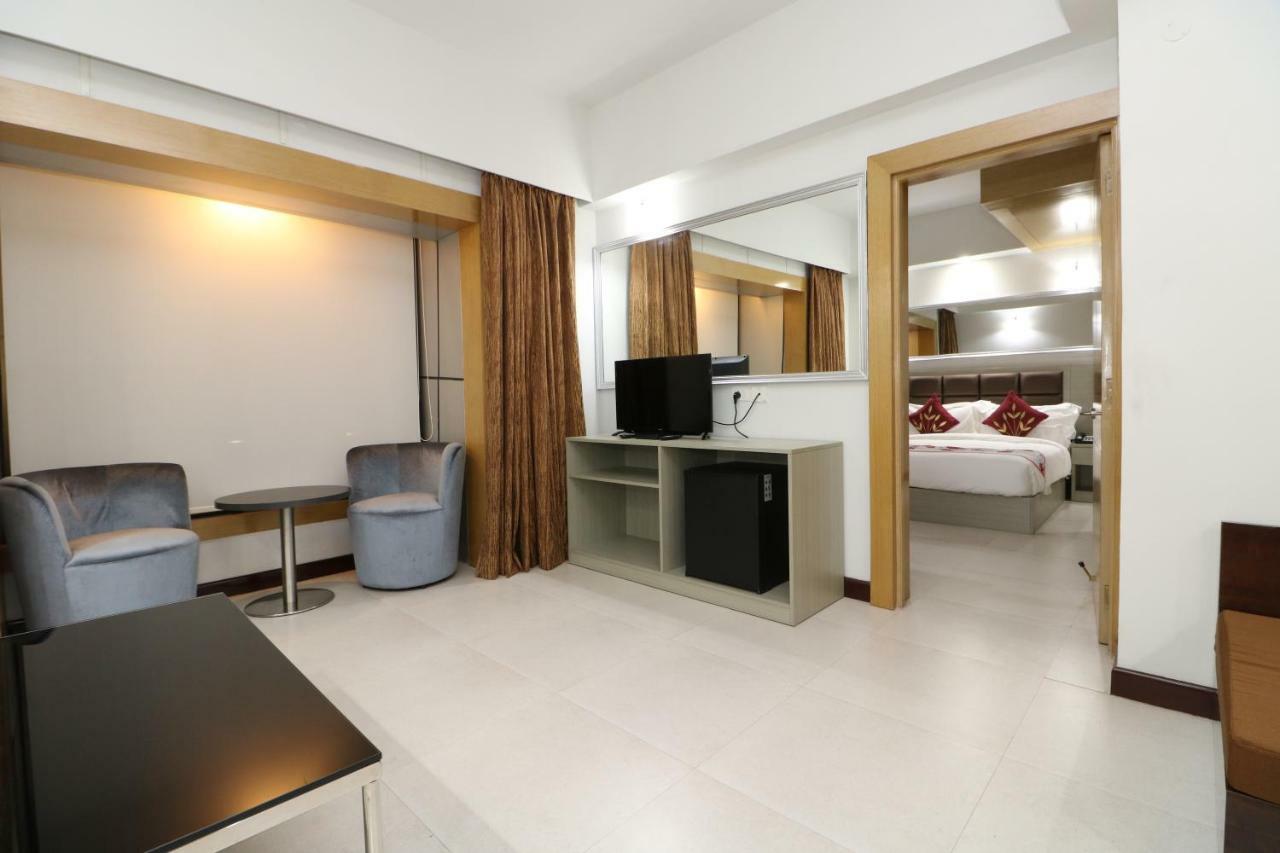 Aristocrat Hotel Calcutta Eksteriør billede