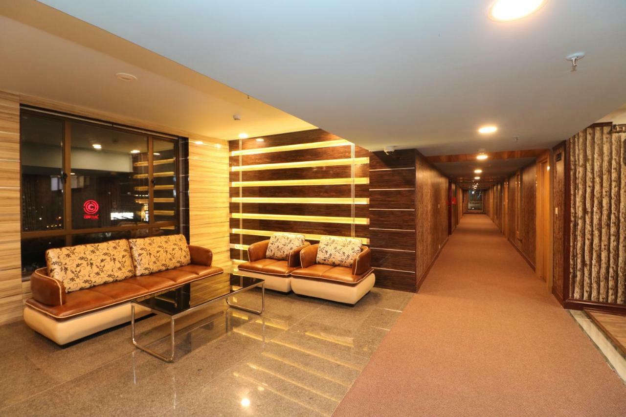 Aristocrat Hotel Calcutta Eksteriør billede