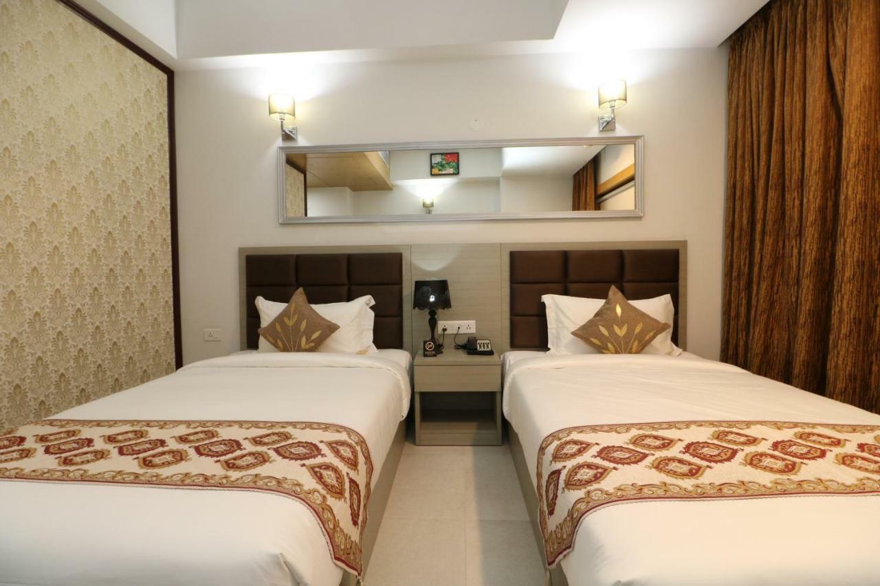 Aristocrat Hotel Calcutta Eksteriør billede