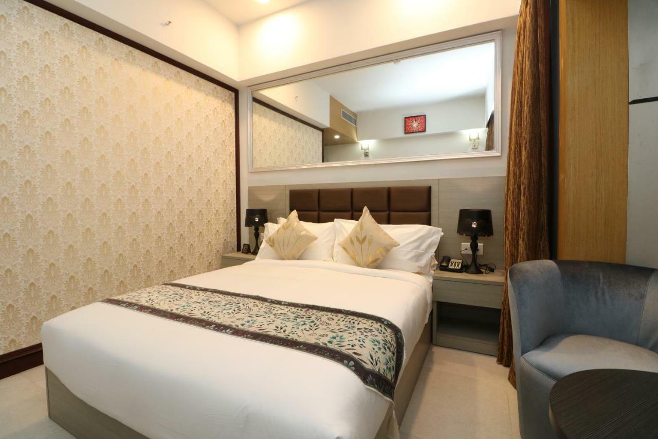 Aristocrat Hotel Calcutta Eksteriør billede