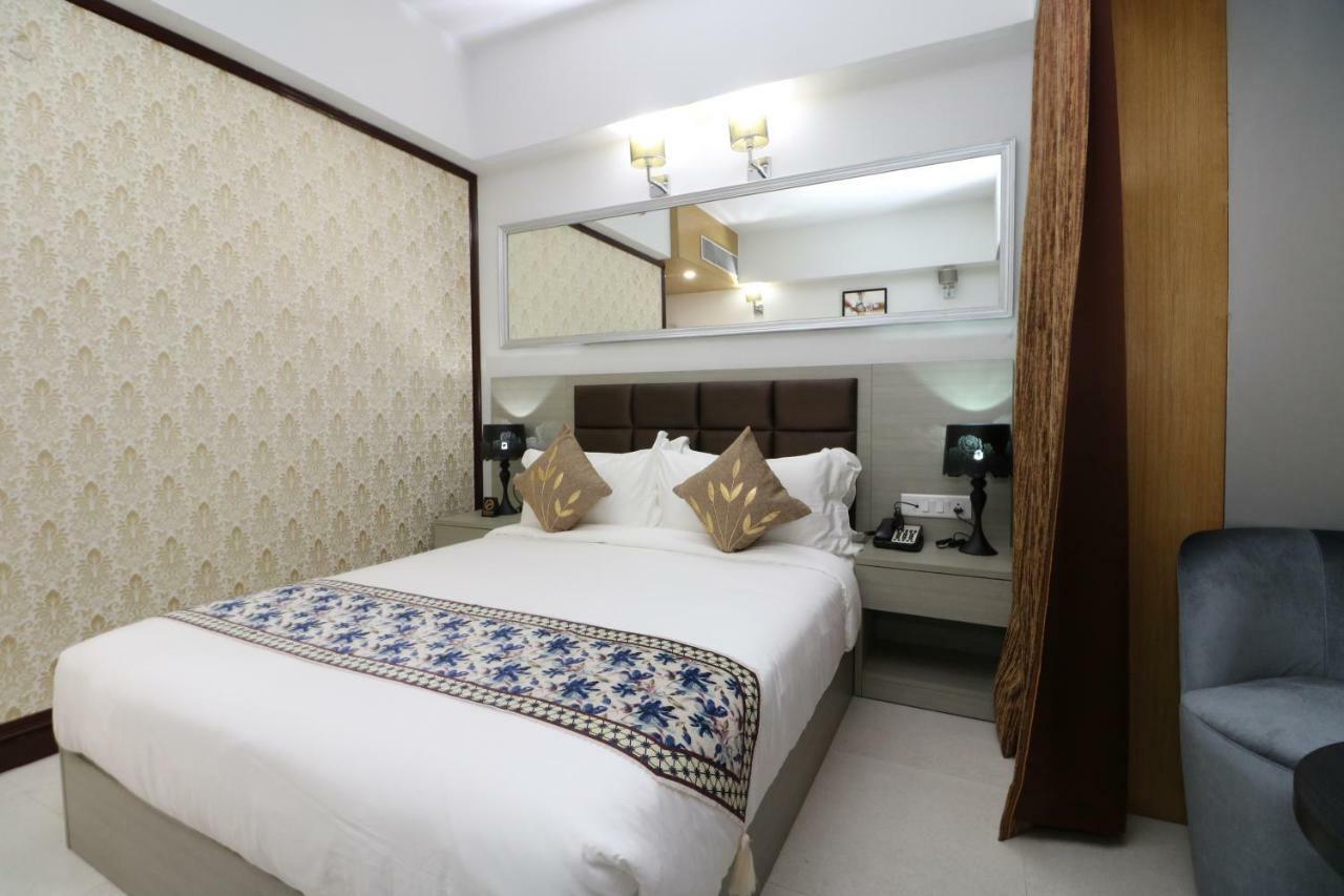 Aristocrat Hotel Calcutta Eksteriør billede